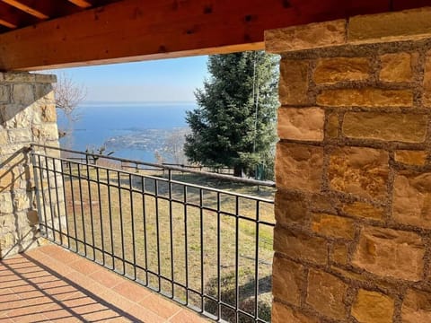 Apartment, 1 Bedroom, Lake View | Blackout drapes