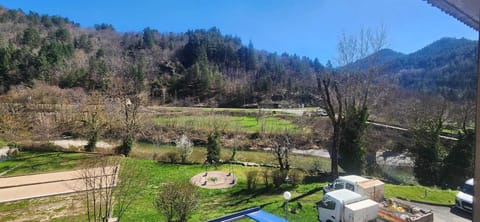 Classic Twin Room, River View | Property grounds