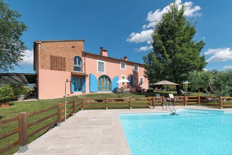 Autumn, Balcony / Terrace / Patio, Building Exterior, Garden, Outdoor, Pool, Spring, Summer, Winter