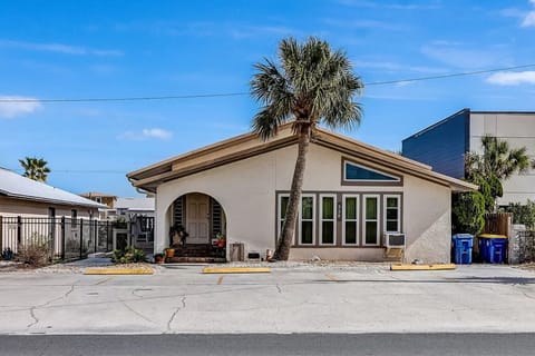 338A Tarpon Ave Exterior (Entry on Left Side of Home)