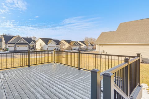 House (5 Bedrooms) | Interior