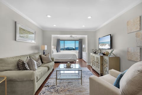 Welcome to Sunset Harbor Palms 2-304