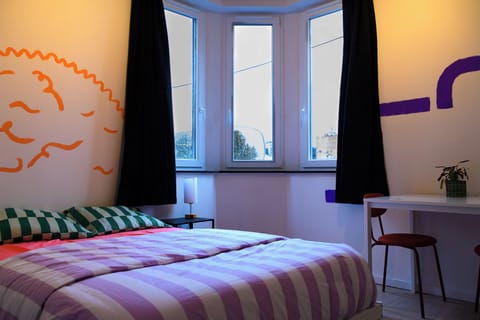 Free WiFi, bed sheets