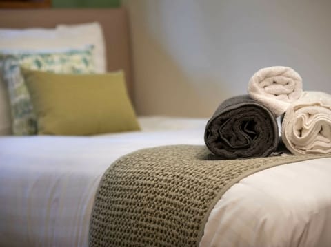 Strathyre Golden Oak Lochside