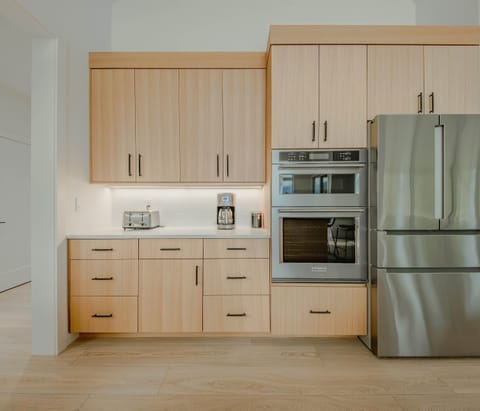 The perfect blend of culinary comfort and natural beauty.