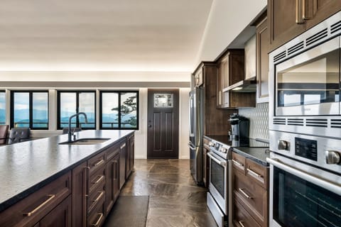 Studio (5 Bedrooms) | Property amenity