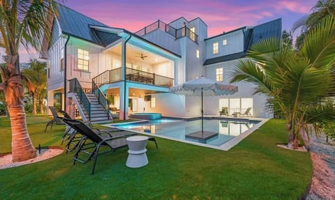 Welcome to Sunset Sunrise - 10 bed/11 bath - Heated PoolSpa - Putt Putt