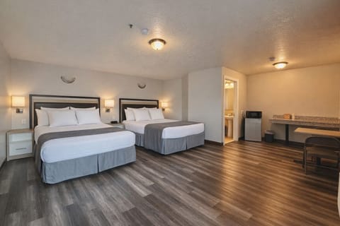 Superior Single Room | Desk, laptop workspace, free WiFi