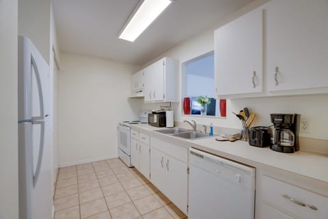 Kitchen | Drip Coffee Maker