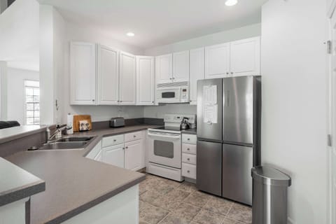 Townhome, Multiple Beds, Patio, Garden View (Bear Trap Glory) | Private kitchen