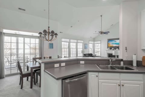 Townhome, Multiple Beds, Patio, Garden View (Bear Trap Glory) | Private kitchen