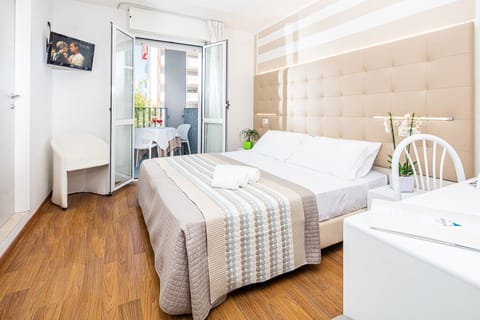 Comfort Double or Twin Room, Balcony | Minibar, in-room safe, desk, free WiFi