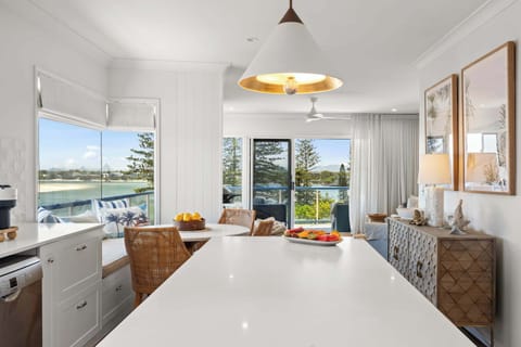 Relaxed Hamptons inspired interior design