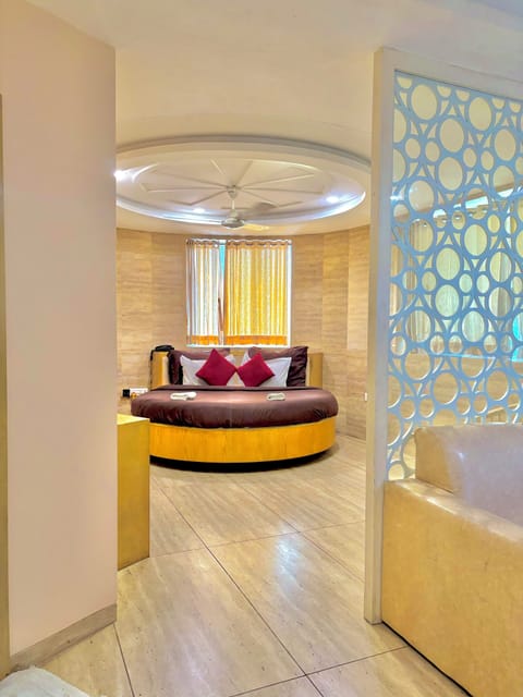 Suite, City View | Interior