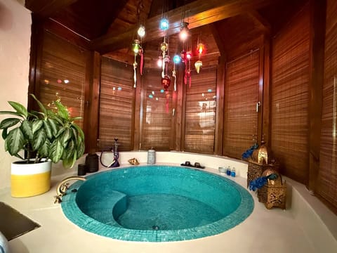 Exclusive Triple Room | Minibar, free WiFi, bed sheets