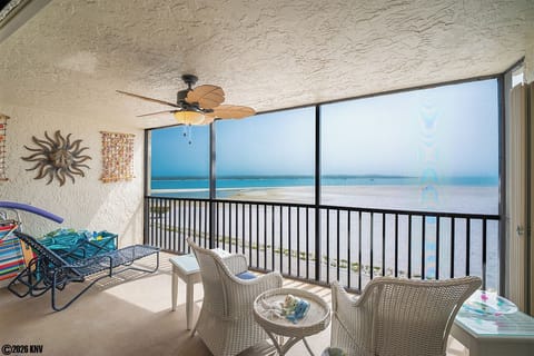 Screened In Lanai has a panoramic view of the Gulf