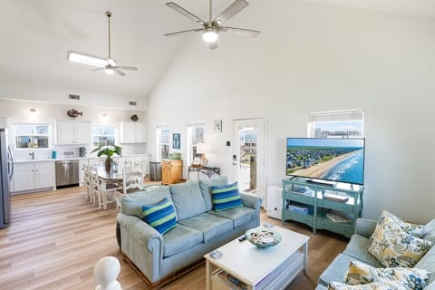 House, 2 Bedrooms | Living area | Smart TV, streaming services
