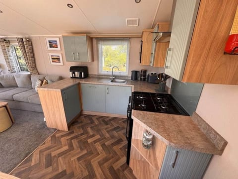 Fully equipped kitchen with Dishwasher