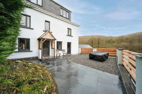 Morley House, Milltown - Host & Stay