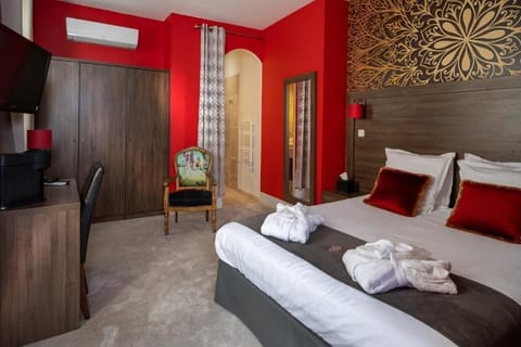 Classic Double Room, City View | In-room safe, soundproofing, iron/ironing board, free WiFi