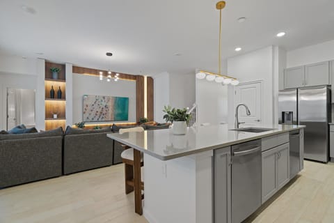 Fully-equipped kitchen