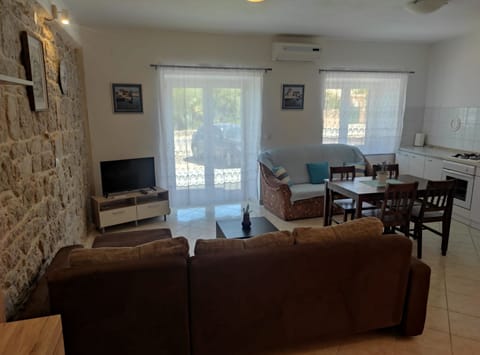 Apartment (OneBedroom Apartment with SeaView (Ma)