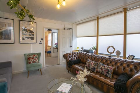 Living Room / Lounge