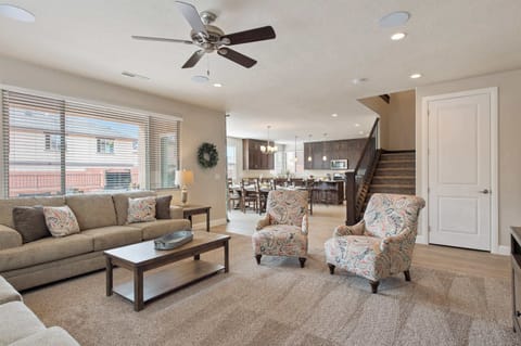 105 - Gorgeous home with open layout family room and kitchen