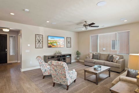 105 - Large open family room space with large 65 inch TV