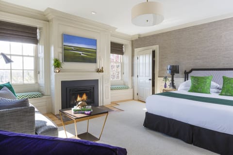 Deluxe Double Room, 1 King Bed with Sofa bed | Premium bedding, individually decorated, individually furnished