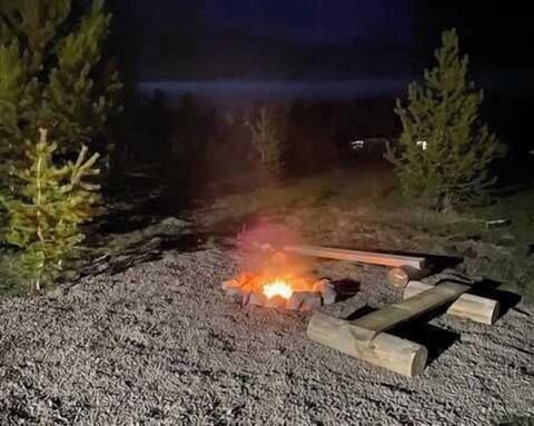 Nice seating around the fire pit area.