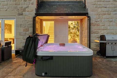Cozy Hot Tub