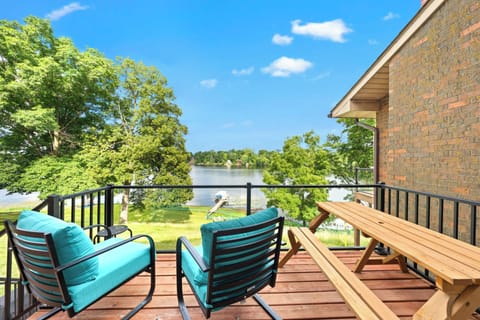 Apartment (3 Bedrooms) | Front of property