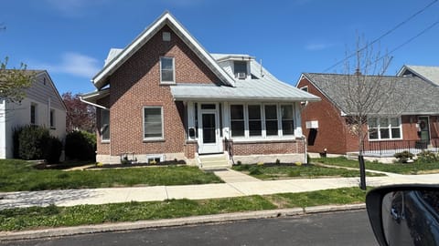 Quiet street single-family home, 4 beds, nursery, off-street parking.