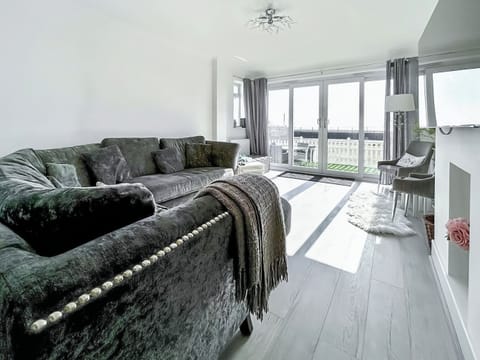 Living room | Ocean View - Ocean Properties, Worthing