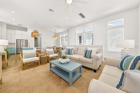 2nd Floor, Living Room