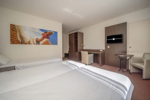 Enjoy extra seating, storage, and space to unpack easily.