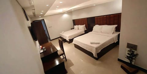 Deluxe Double Room | Desk, laptop workspace, free WiFi