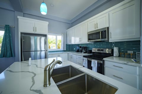 Villa Armoniosa - Stunning 4BR Beachfront Villa w/ Pool & Ocean Views (5506)