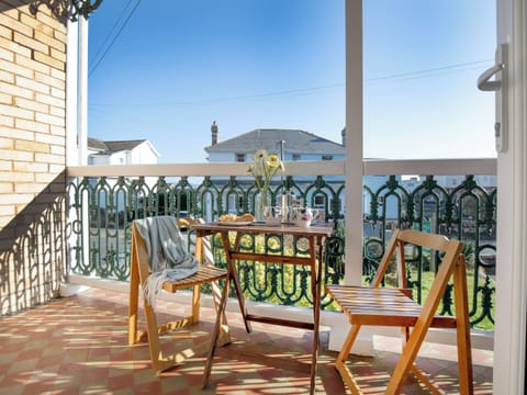 Balcony | Sea Peeps - Atherfield Apartments, Paignton