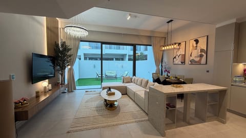 Luxury Apartment, Courtyard View | Interior