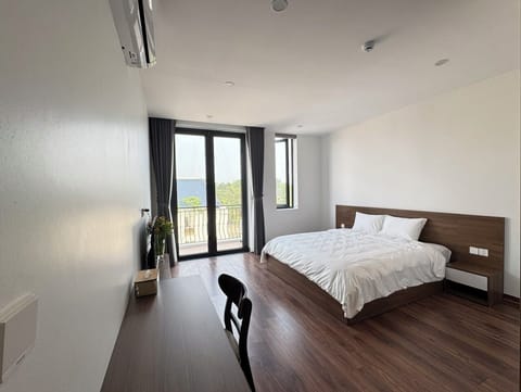 Superior Studio, Balcony, City View | Desk, free WiFi