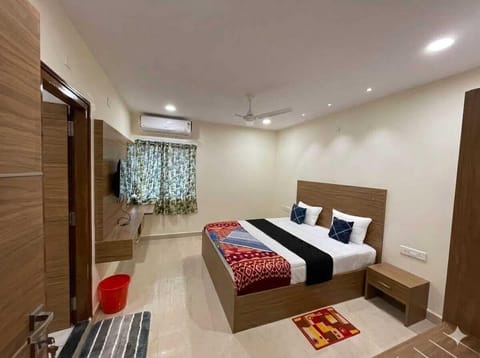 Deluxe ac room | WiFi (free)