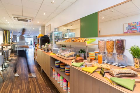 Daily buffet breakfast for a fee