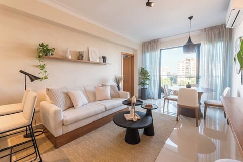 Apto 6F Torre LDM · Ana's Modern 1 BR Naco (134)