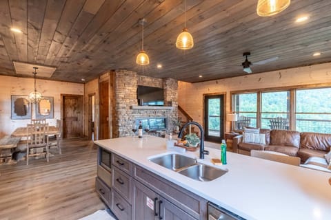 House | 4 bedrooms, Internet