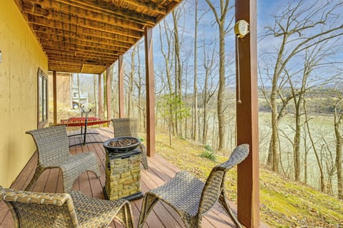 Bronston Vacation Rental | 1BR | 2BA | 1,200 Sq Ft