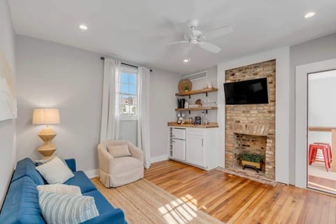 Welcome to your downtown Charleston rental! Explore all things downtown by foot!