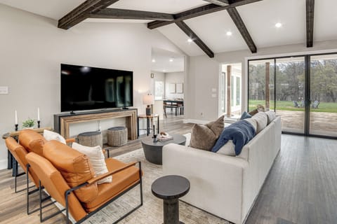 Palo Pinto Vacation Rental | 3BR | 3BA | 2,700 Sq Ft | 2 Steps to Enter