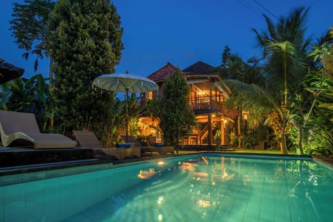 Private pool